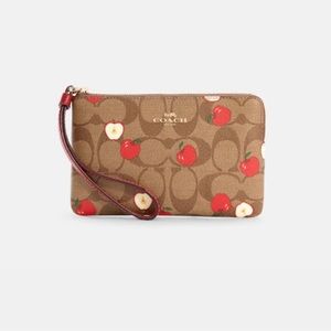 COACH Signature Wristlet 🍎